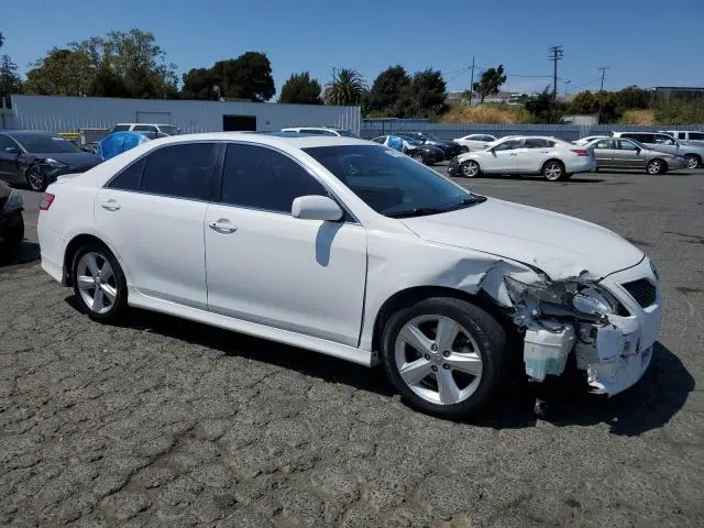 2011 TOYOTA CAMRY SE  