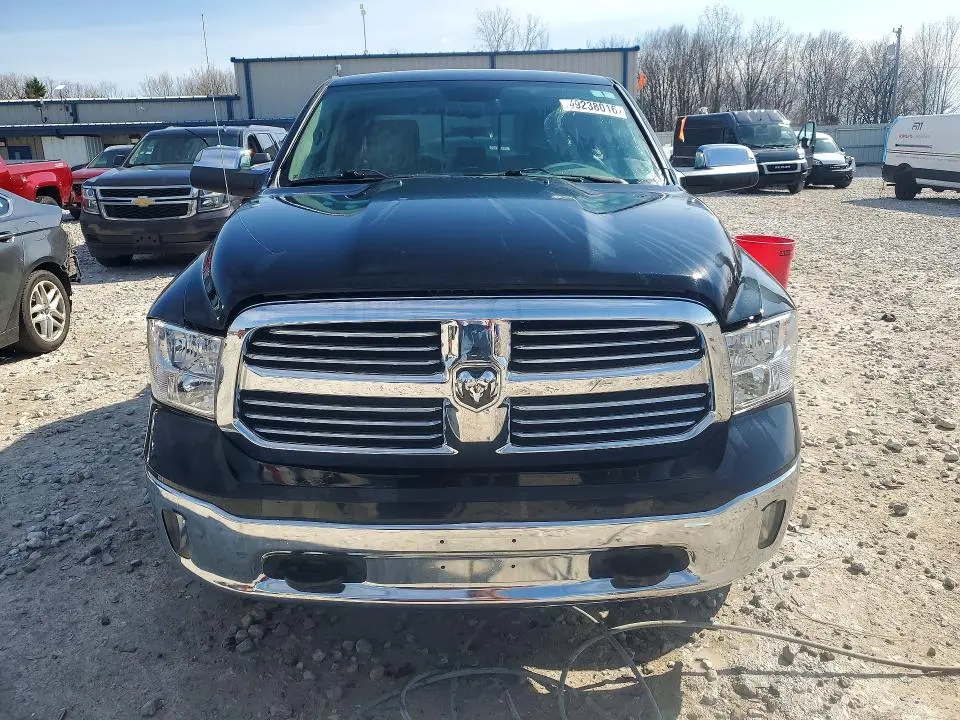 2015 RAM 1500 SLT  