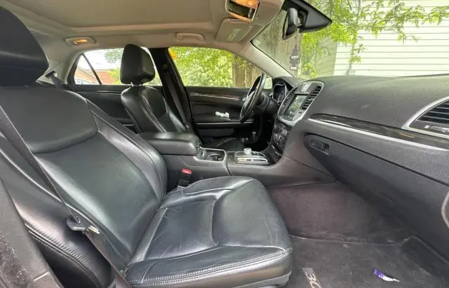 2017 CHRYSLER 300 LIMITED  