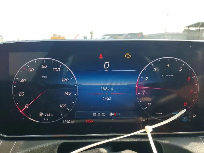 2025 MERCEDES-BENZ C 300  