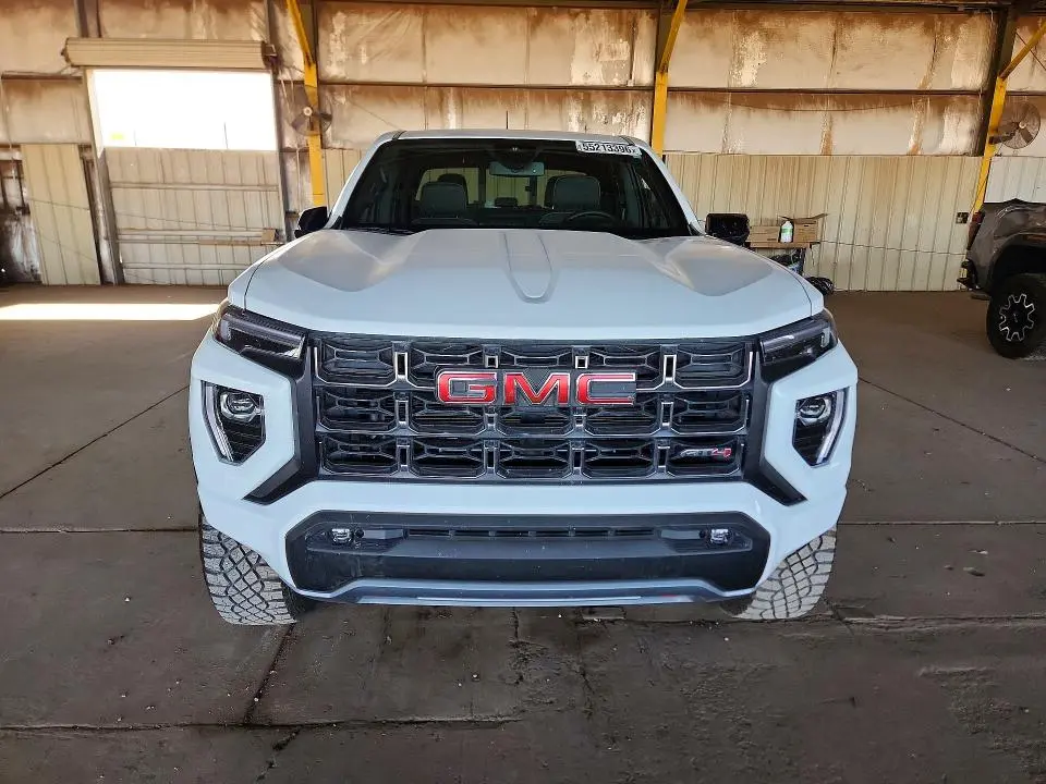 2025 GMC CANYON AT4  