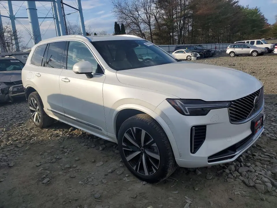 2026 VOLVO XC90 CORE  
