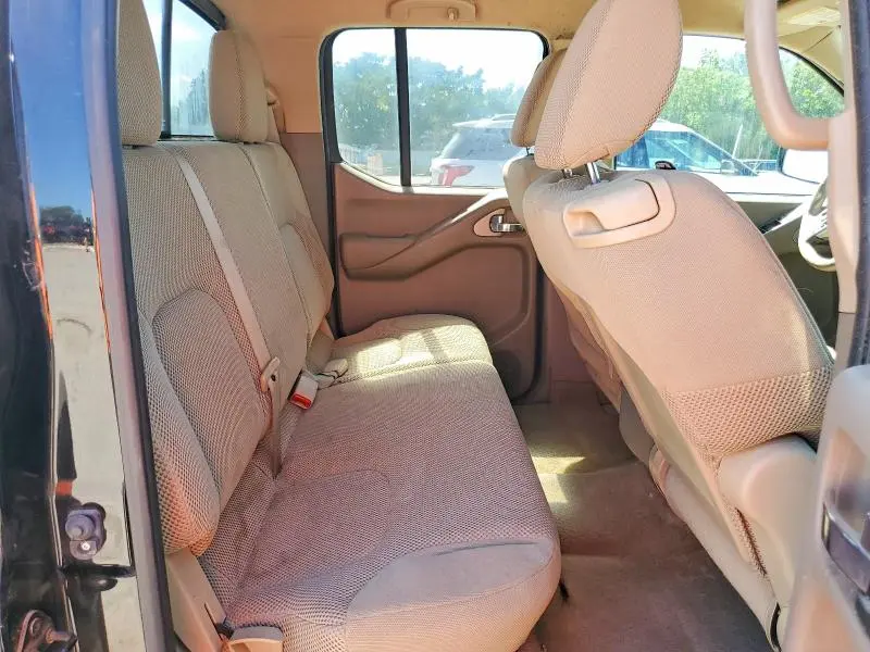 2014 NISSAN FRONTIER S  