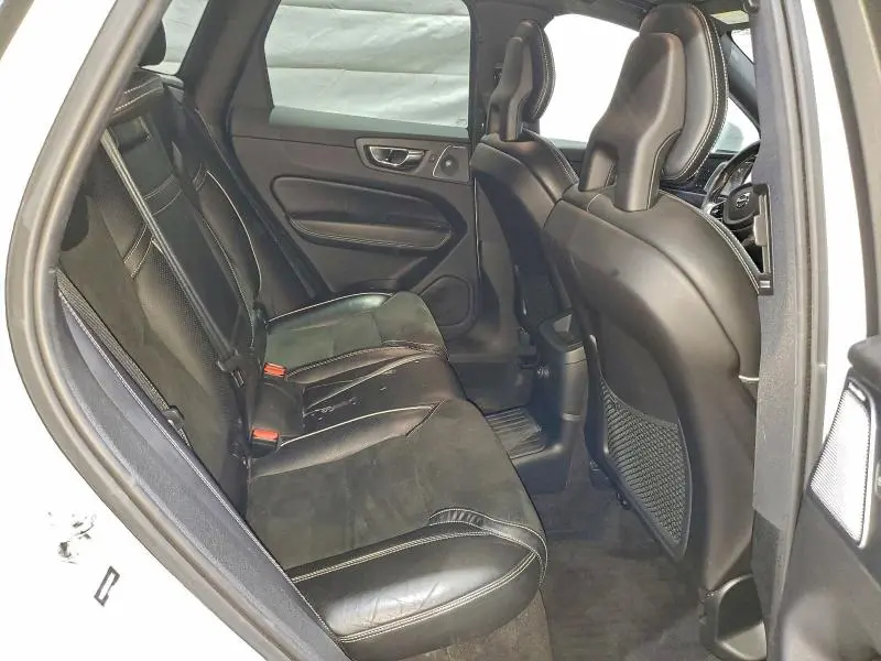 2018 VOLVO XC60 T8 R-DESIGN  