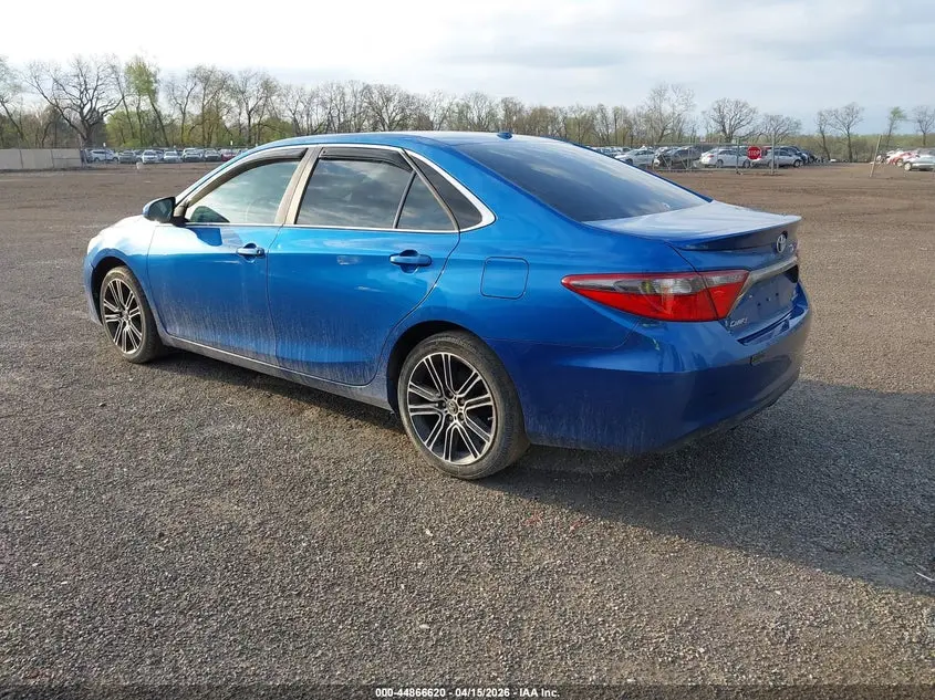 2016 TOYOTA CAMRY SE