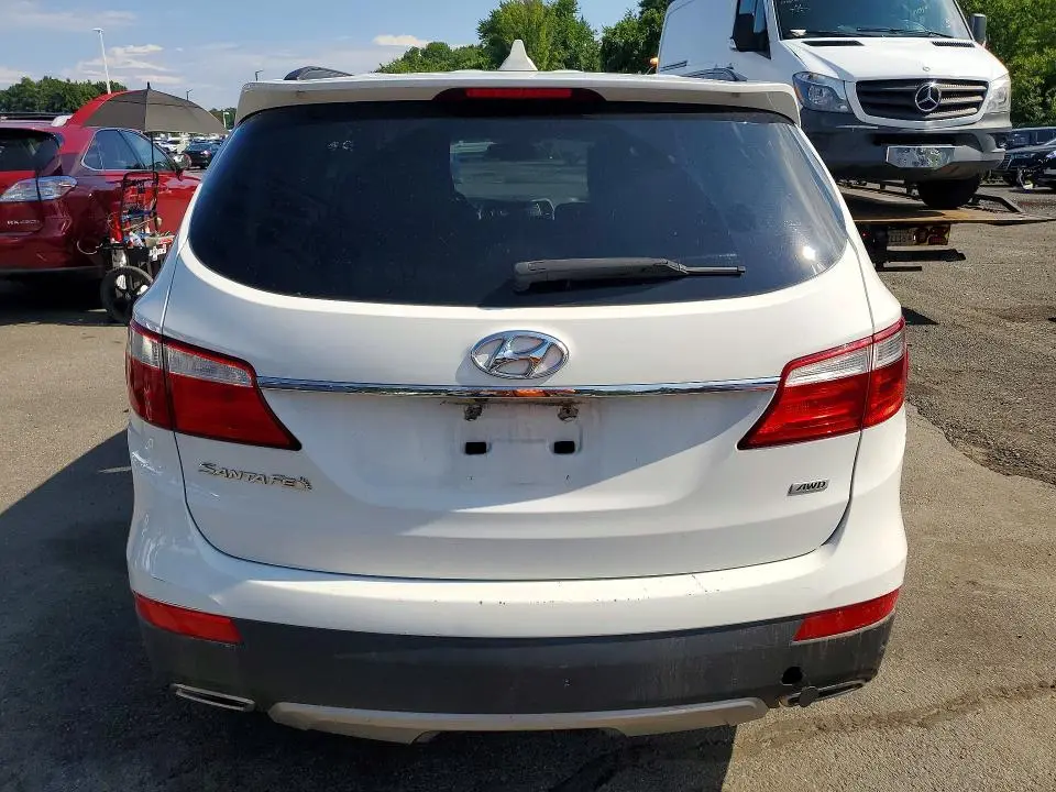 2016 HYUNDAI SANTA FE SE  