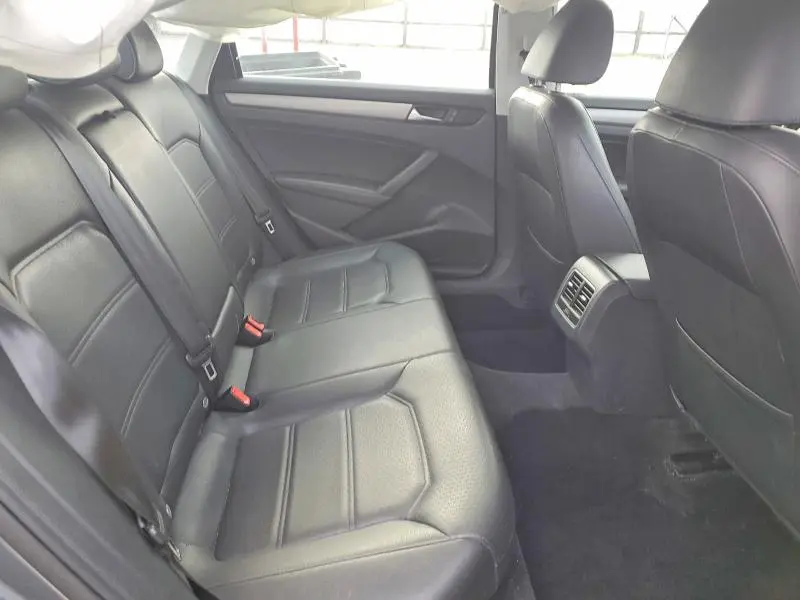 2014 VOLKSWAGEN PASSAT SE  