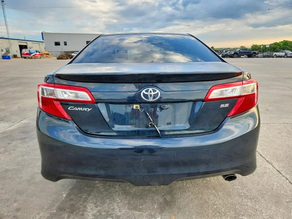2013 TOYOTA CAMRY SE  