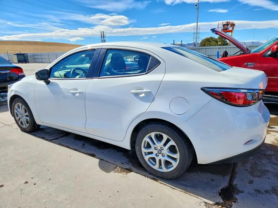 2017 TOYOTA YARIS IA BASE  