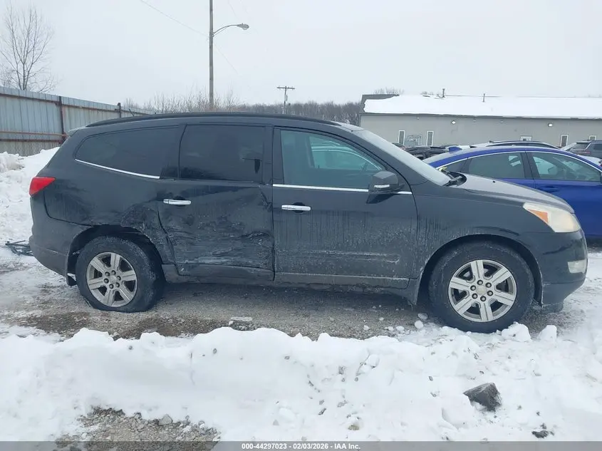 2011 CHEVROLET TRAVERSE 2LT
