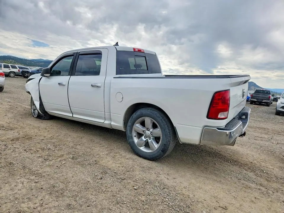 2015 RAM 1500 SLT  