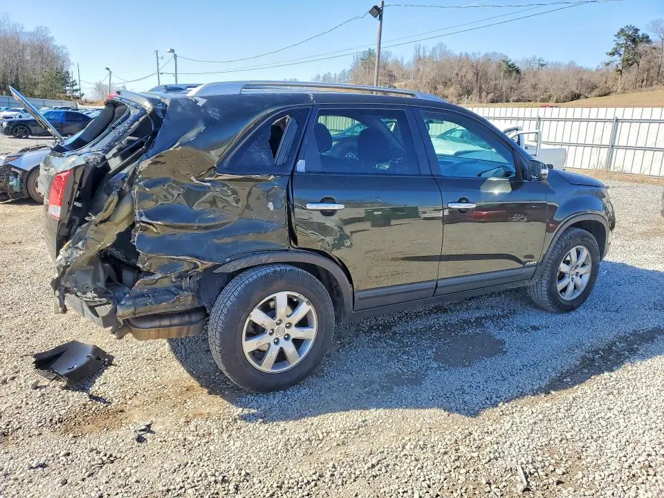2011 KIA SORENTO BASE  