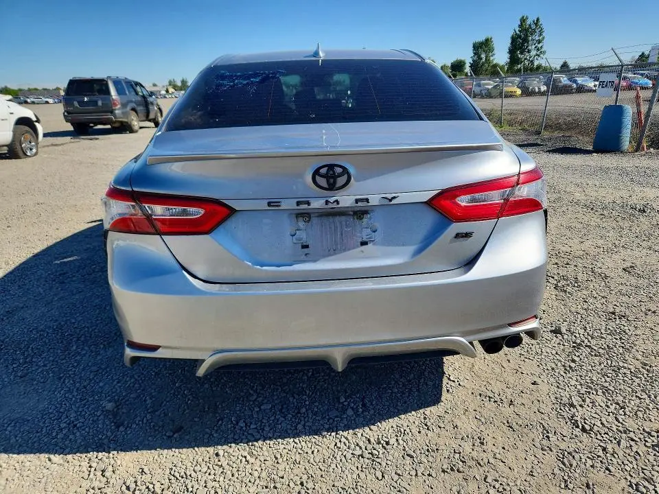 2020 TOYOTA CAMRY SE  