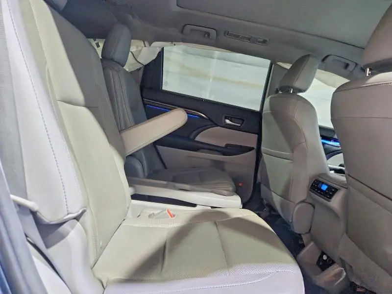 2015 TOYOTA HIGHLANDER LIMITED PLATINUM  