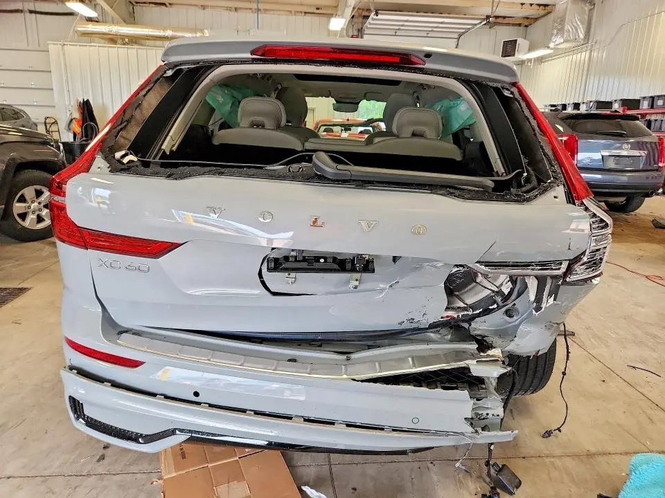 2025 VOLVO XC60 PLUS  