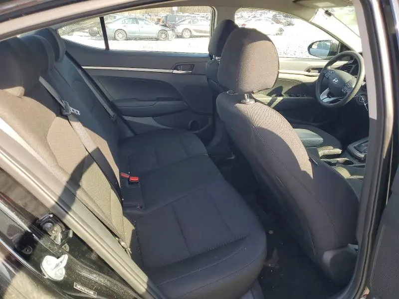 2019 HYUNDAI ELANTRA SE  