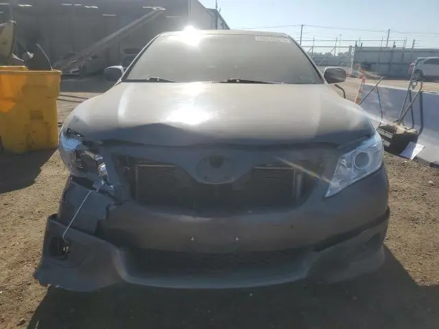 2011 TOYOTA CAMRY SE  
