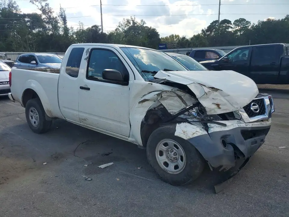 2017 NISSAN FRONTIER S  