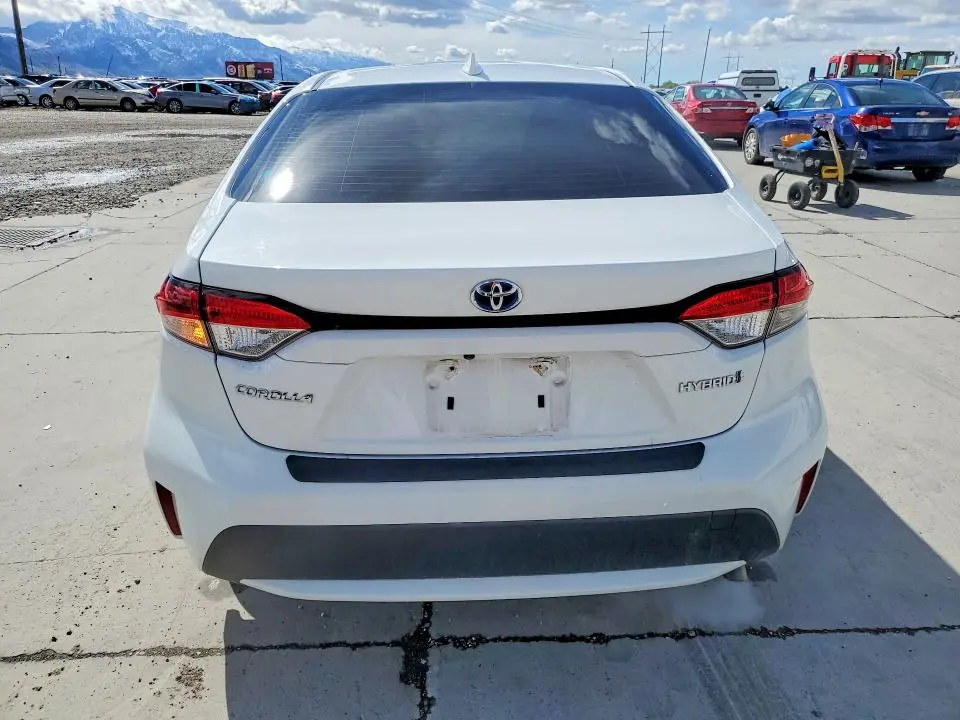 2021 TOYOTA COROLLA LE  
