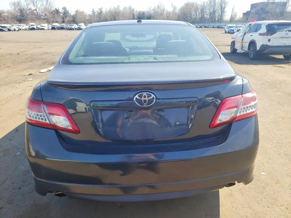 2010 TOYOTA CAMRY SE  