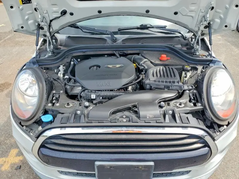 2018 MINI COOPER   