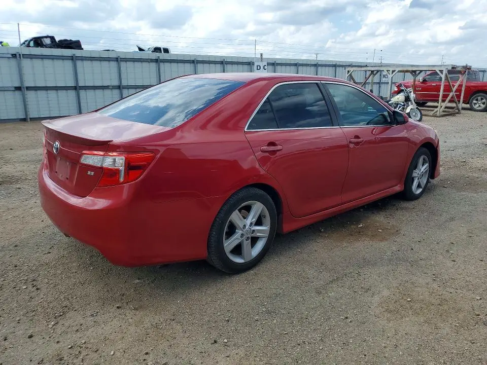 2013 TOYOTA CAMRY SE  