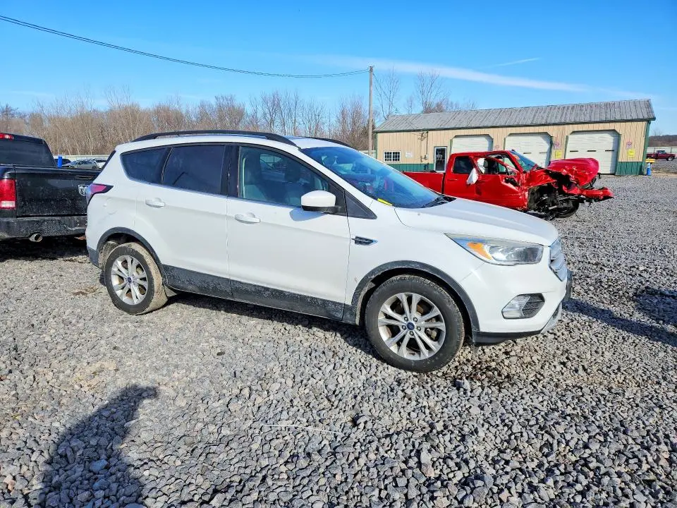 2018 FORD ESCAPE SE  