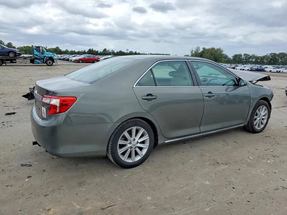 2014 TOYOTA CAMRY XLE  
