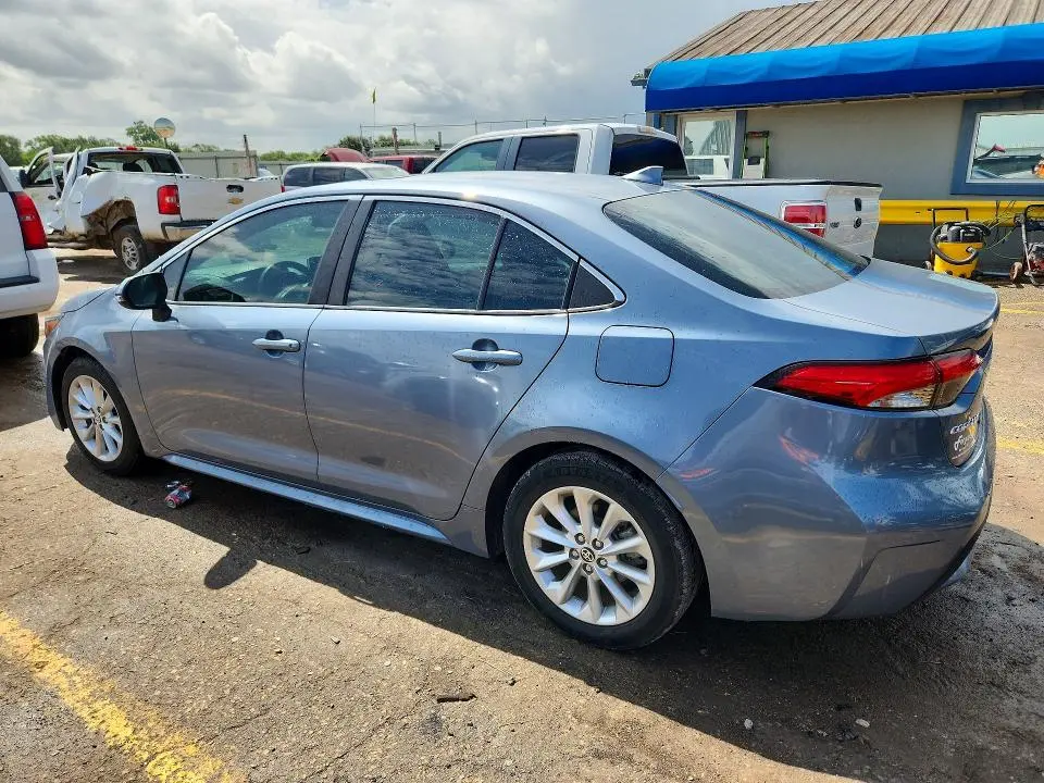2020 TOYOTA COROLLA XLE  