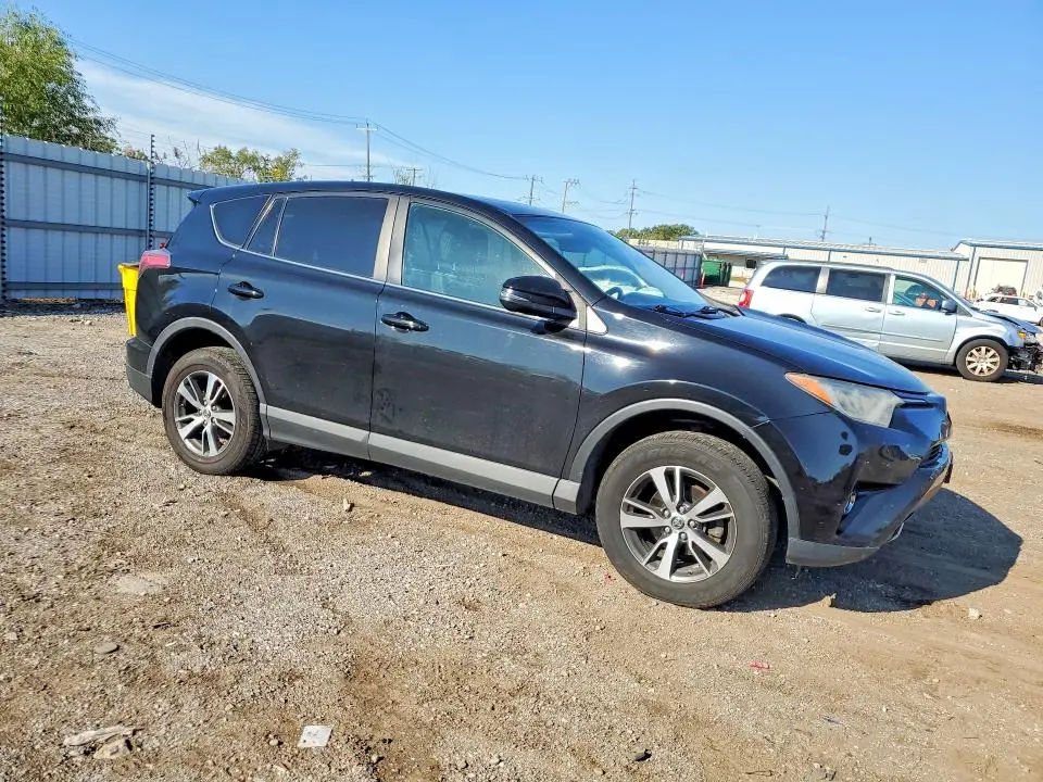 2018 TOYOTA RAV4 XLE  