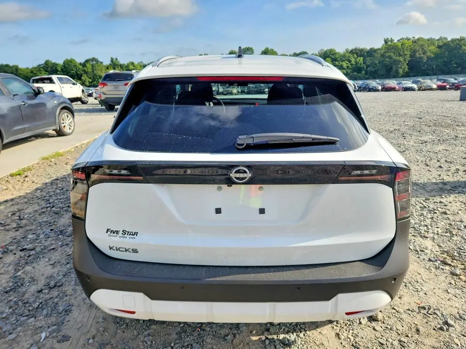2026 NISSAN KICKS SV  