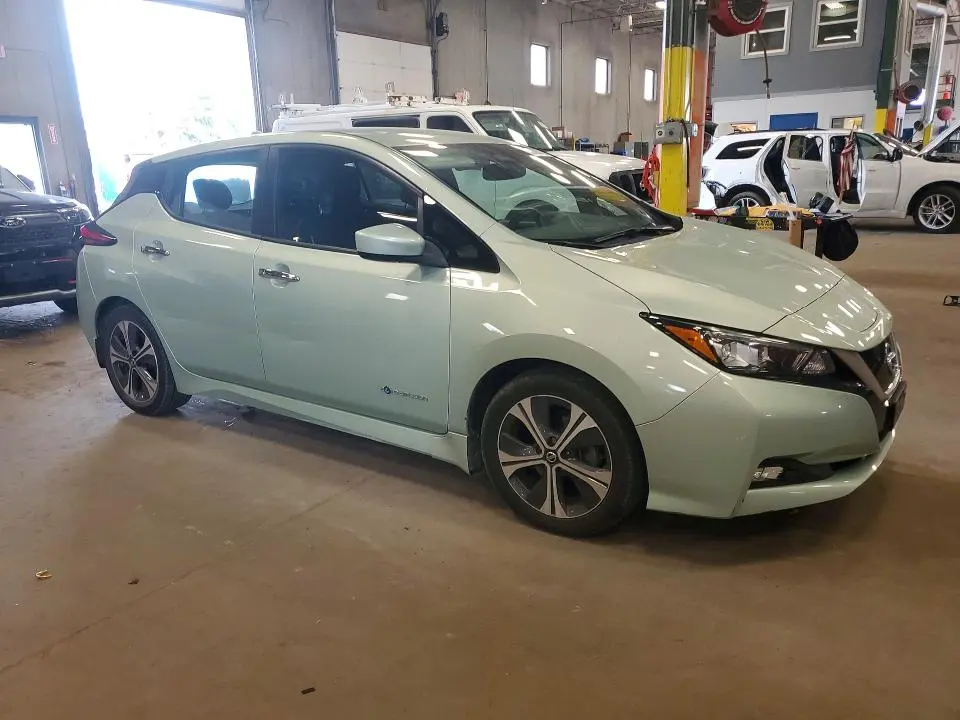 2018 NISSAN LEAF SV  