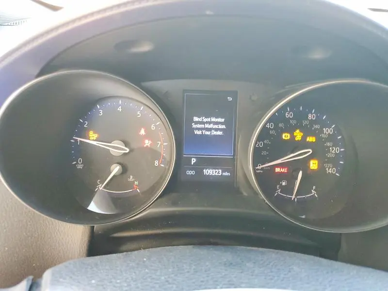 2020 TOYOTA C-HR XLE  