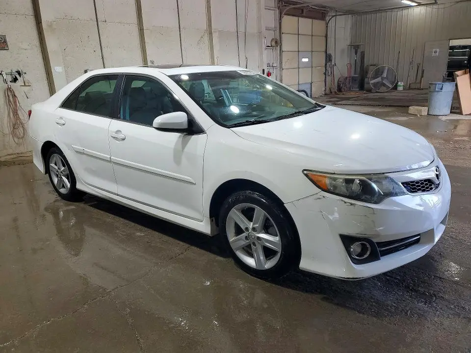 2013 TOYOTA CAMRY SE  
