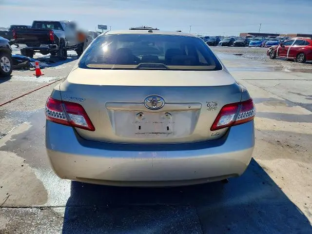 2011 TOYOTA CAMRY LE  
