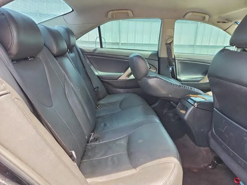 2010 TOYOTA CAMRY SE  