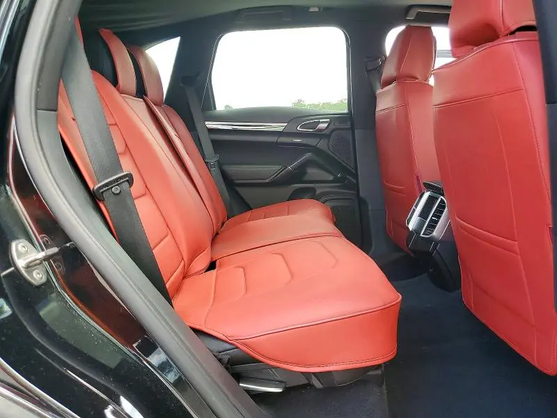2016 PORSCHE CAYENNE   