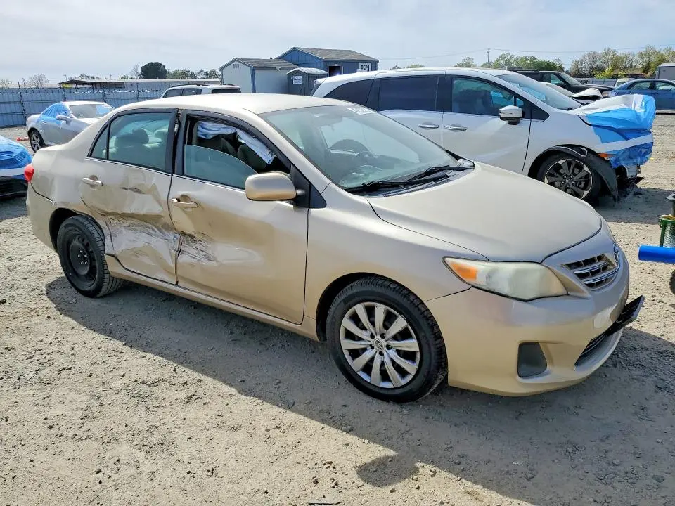 2013 TOYOTA COROLLA LE  