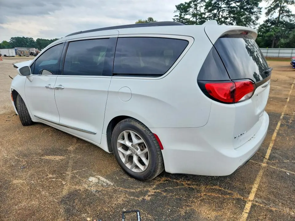 2017 CHRYSLER PACIFICA TOURING L  