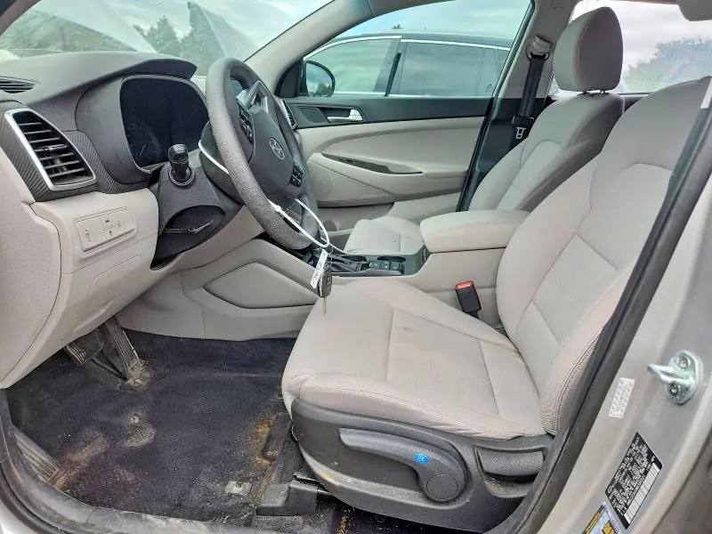 2021 HYUNDAI TUCSON SE  