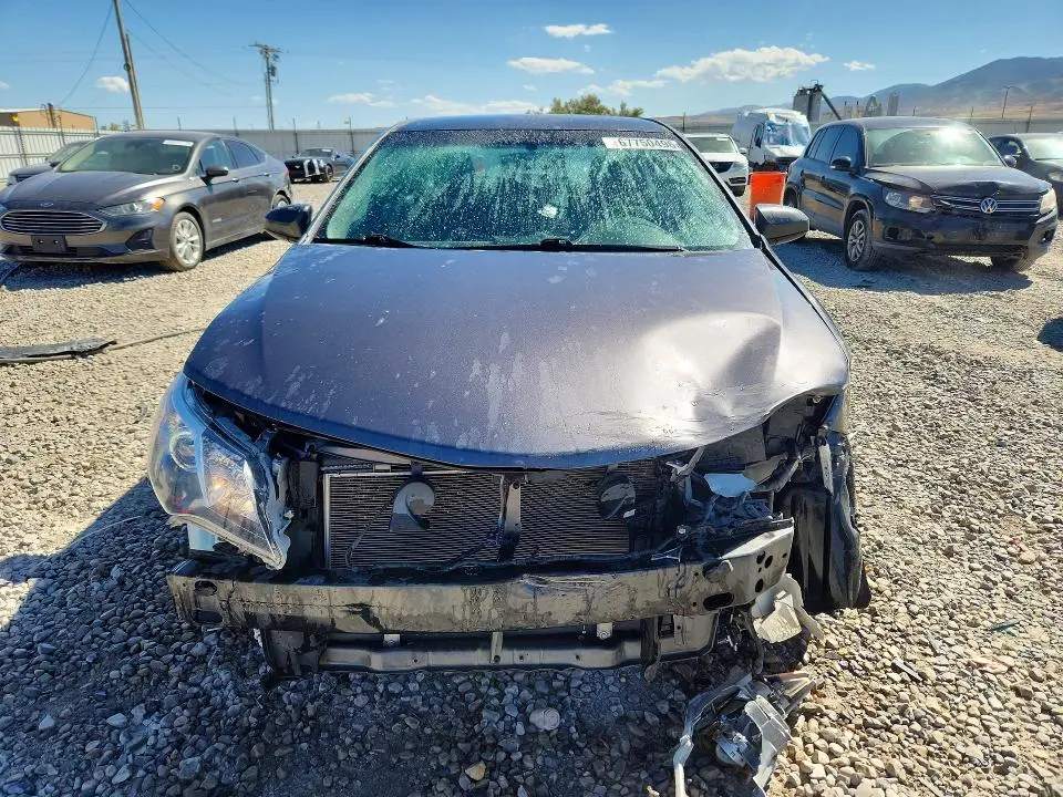 2014 TOYOTA CAMRY SE  
