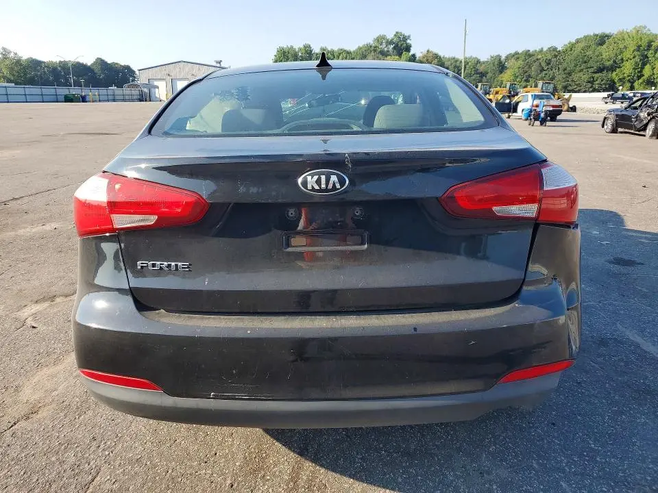 2017 KIA FORTE LX  