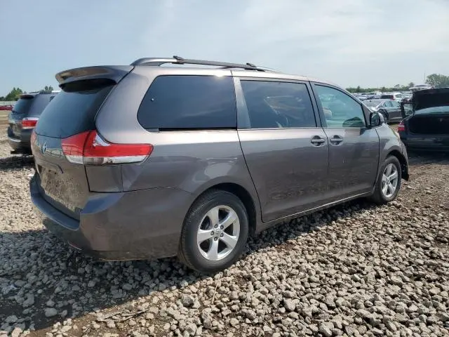 2013 TOYOTA SIENNA LE  
