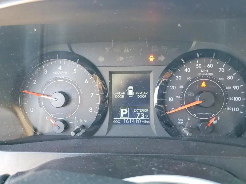 2017 TOYOTA SIENNA LE  