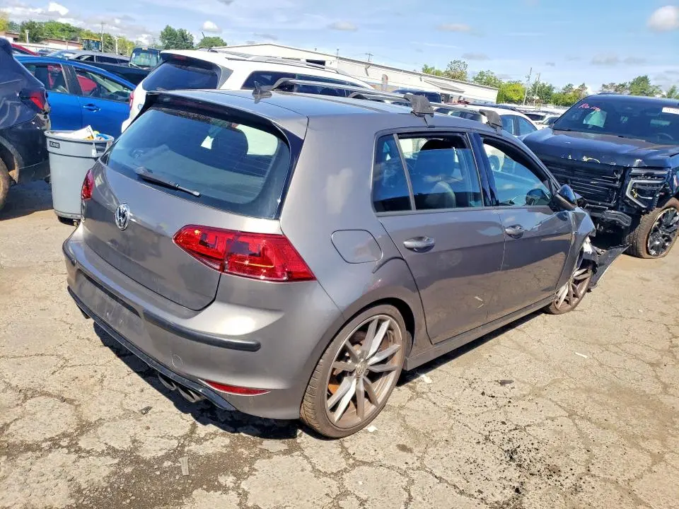 2017 VOLKSWAGEN GOLF R   
