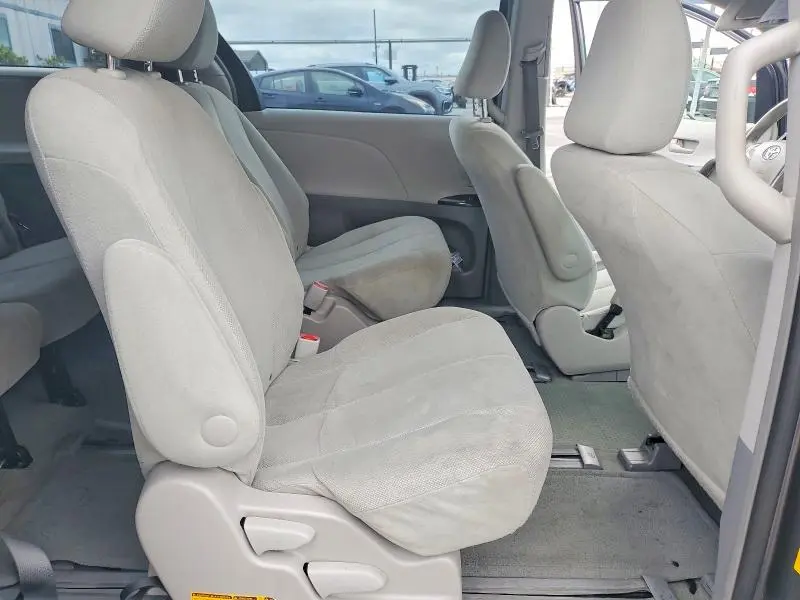 2014 TOYOTA SIENNA L 7-PASSENGER  