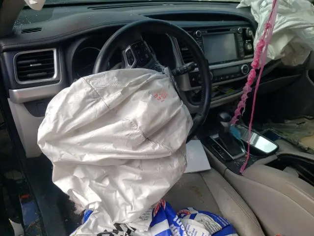 2014 TOYOTA HIGHLANDER XLE  