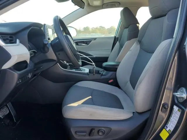 2019 TOYOTA RAV4 XLE  