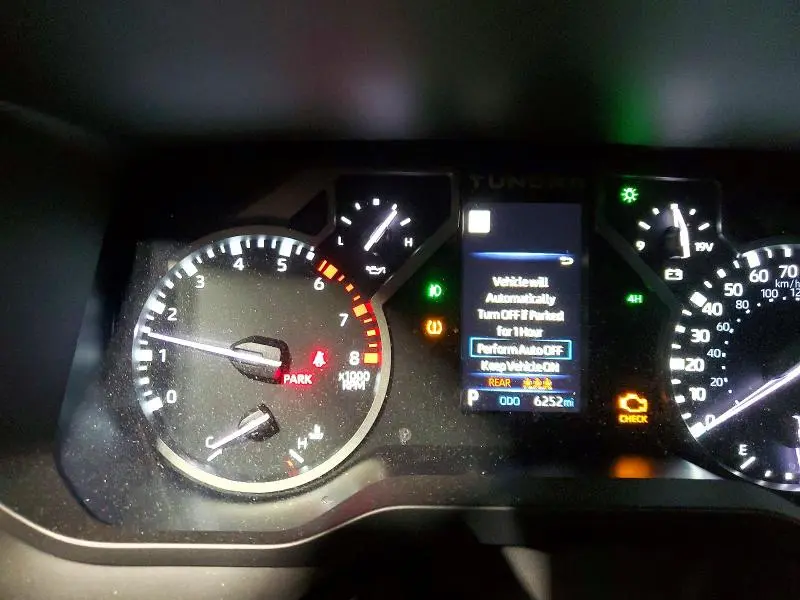 2025 TOYOTA TUNDRA SR5  