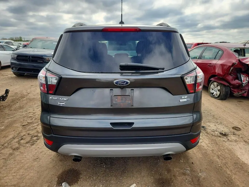 2018 FORD ESCAPE SE  